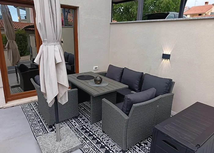 Luxury New Blue Moon * Porec