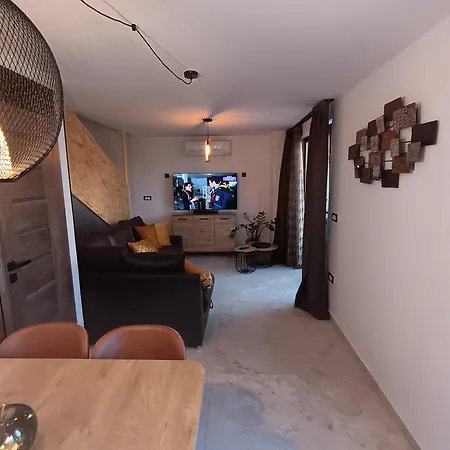 Luxury New Blue Moon 波雷奇