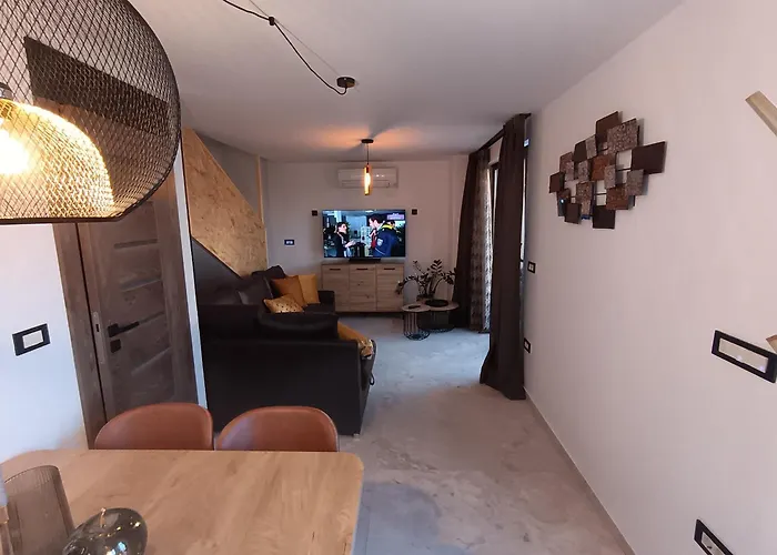 Luxury New Blue Moon 波雷奇